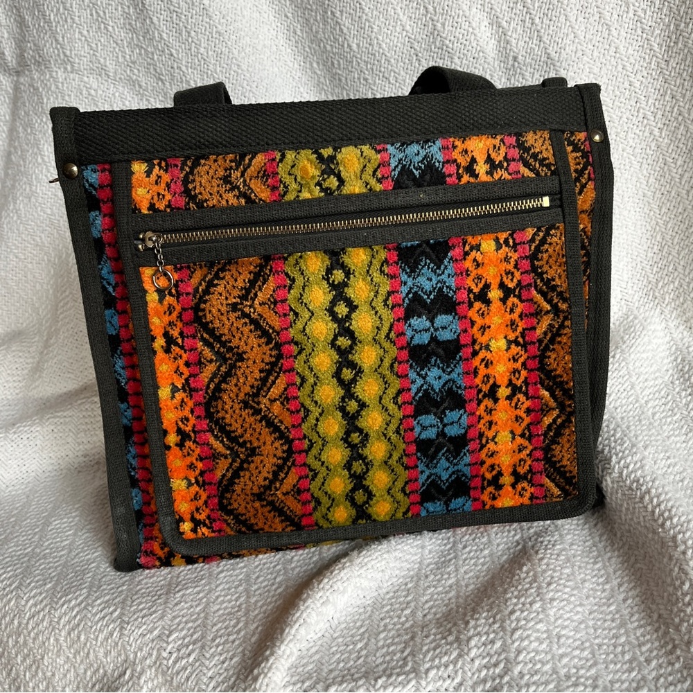Victoria USA Boho Handbag with gold zipper sturdy Unique Purse